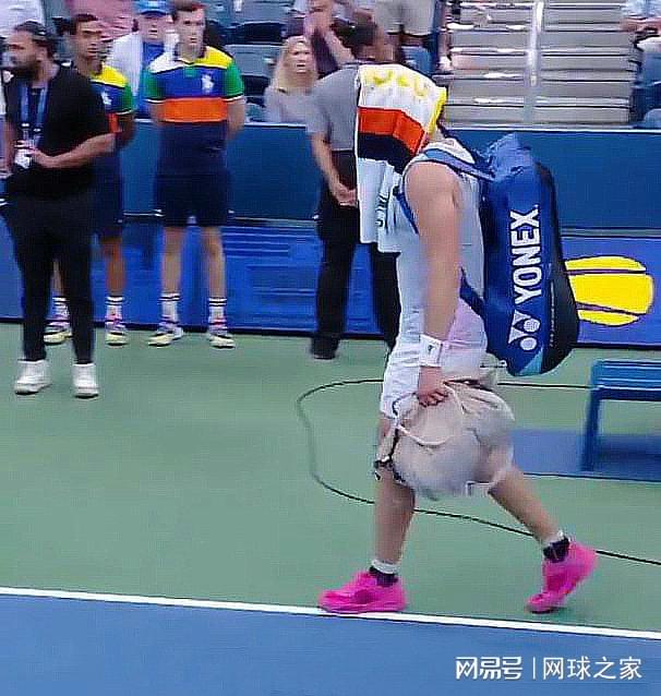 有球迷看到, 四位 有球迷看到, 四位