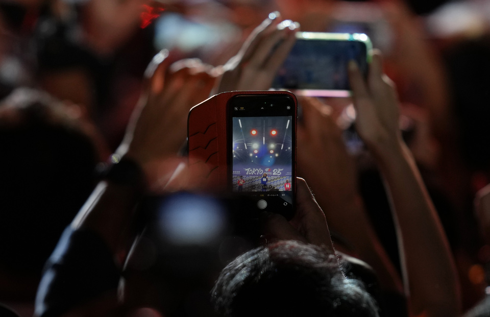 在颁奖仪式, 选手纳赛尔 在颁奖仪式, 选手纳赛尔