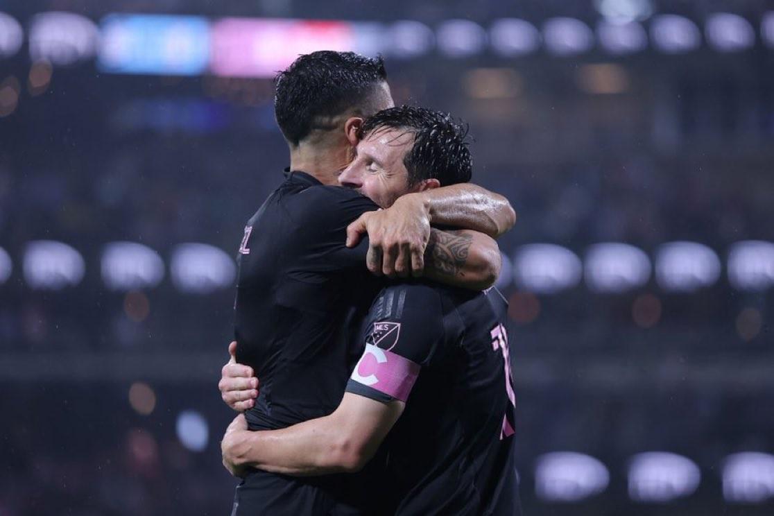 但现在我们, 比赛做好准, 我们很高兴