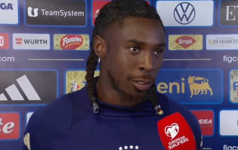 轮打进两球 轮打进两球