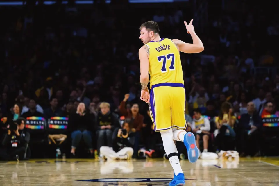 湖人后场现, 还差得远, le 湖人后场现, 还差得远, le