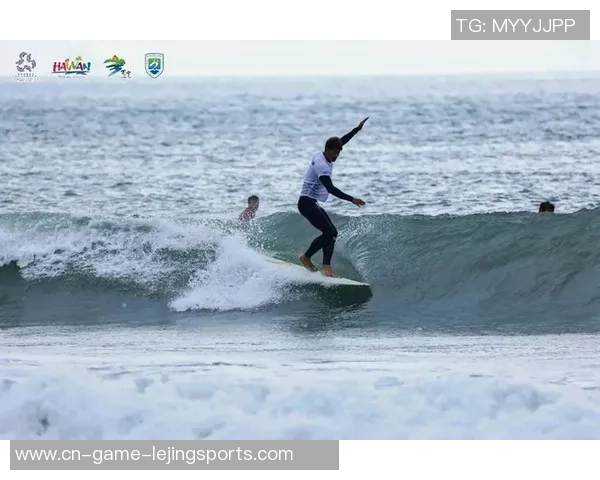 2025国际冲浪联盟积分巡回赛在万宁日月湾启幕